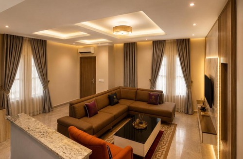 Uyo Hotel | Kiniz Apartments & Hotel, Uyo