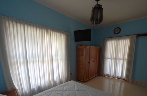 Kubutambahan House | Kinnari Bungalow - Absolute beachfront in Northern Bali