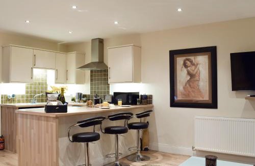 Dunfermline House | Kinneddar Cottage