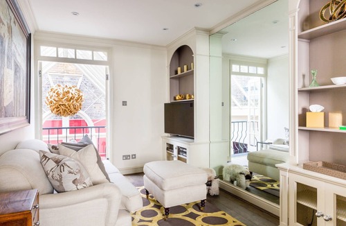 Knightsbridge Apartment | Kinnerton Street by onefinestay