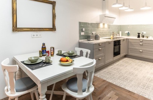 Deutz Apartment | Kino Design Studio mit Workplace 600m Messe Lanxess