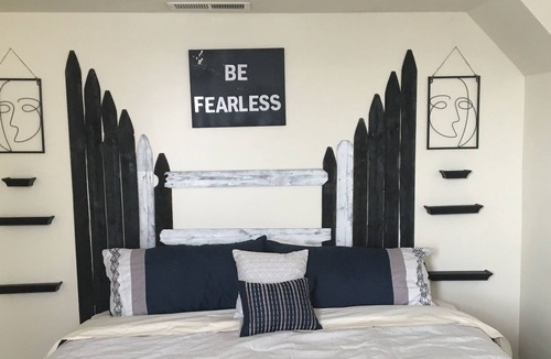 Niskayuna Apartment | kinsize bed one bed room