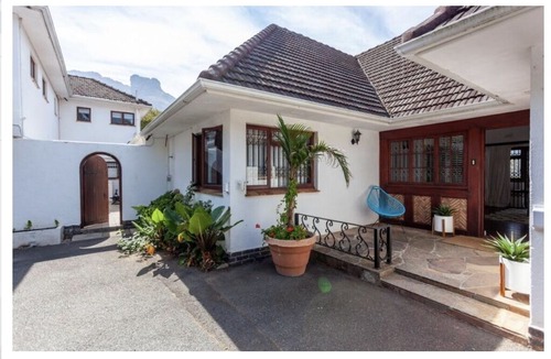 Newlands Apartment | Kirstenbosch Gardens Retreat Flat Let