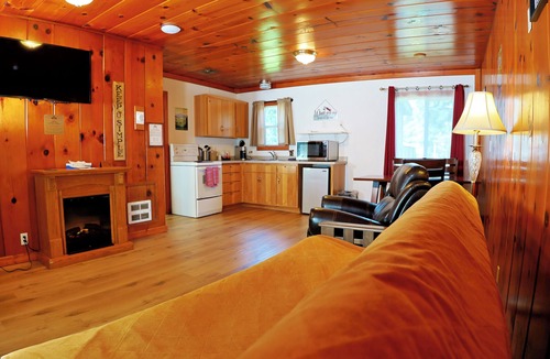 Florence Apartment | Kitchenette 1: Cozy Woodsy Suite w/ Kitchen – Your Adventure Basecamp