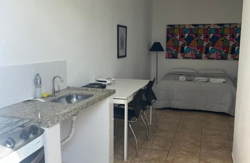 Monte Mor Apartment | Kitnet com Vaga de Garagem e Ótimo Custo-Benefício