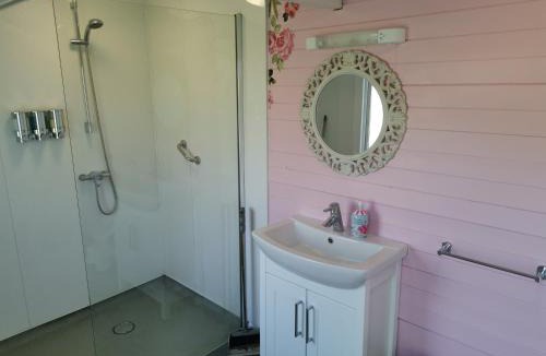 Eccles Other | Kits Coty Glamping