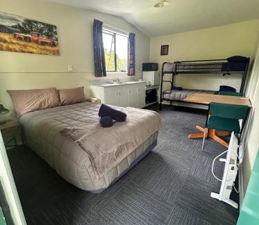 Murchison Hotel | Kiwi Park Motels