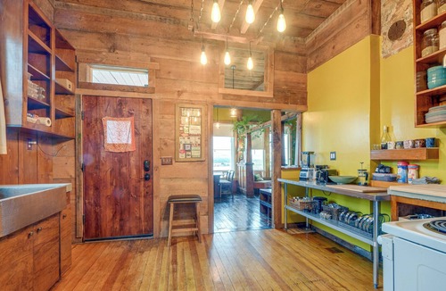 Altamont House | Klamath Falls Vacation Rental < 1 Mi to Downtown!