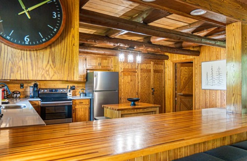Gleason Cottage | Klay's Hideaway on Pine Lake