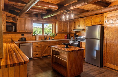 Gleason Cottage | Klay's Hideaway on Pine Lake
