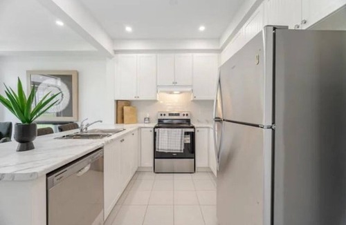 Vaughan House | Kleinburg/Vaughan/Brand New/Contemporary/Cozy+ 4 Bedroom/Near Airport/Hwy 427.