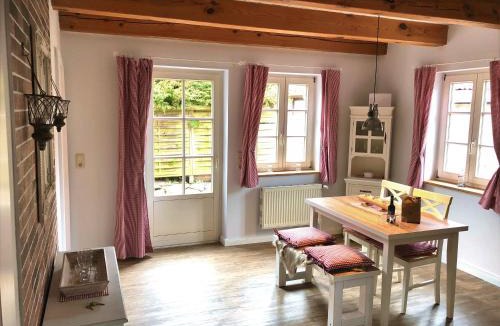 Landkirchen House | kleine meerZeit, süßes Knusperhäuschen mit Kaminofen