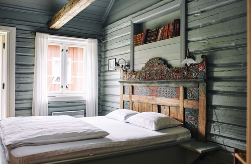 Hole Hotel | Kleivstua
