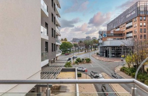 Greater Johannesburg Metropolitan Area Apartment | KMG Apartments at The Apex - Apartment with Balcony