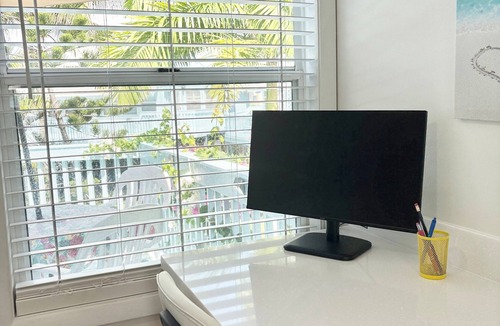 Kittian Village Condo | Seaside Charm: Steps to Beach, Bars, Taxi & Island Fun!
