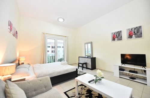 Discovery Gardens Apartment | KND - Studio with a Garden View