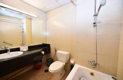 Discovery Gardens Apartment | KND - Studio with a Garden View