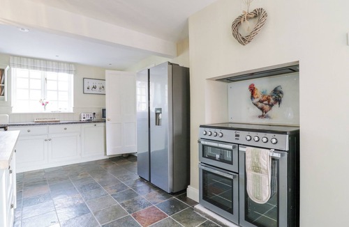 Ipswich Cottage | KNIGHTS FARM, pet friendly, character holiday cottage in Harkstead