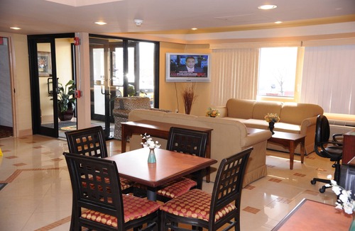 North Meadows Hotel | Knights inn Hartford