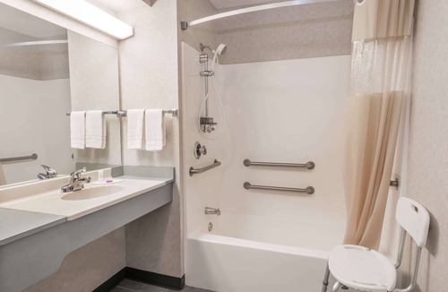 Ottawa Hotel | Knights Inn Ottawa