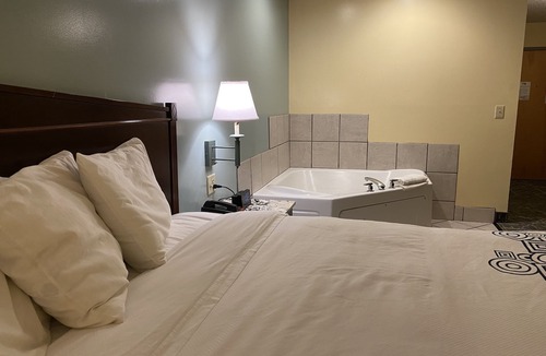 Dublin Hotel | Knights Inn & Suites Dublin