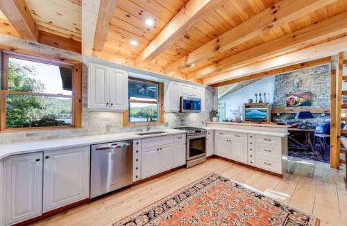 Clarkesville House | Knot Done | Luxurious Lakefront Lodge