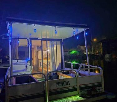 Ithaca Boat Rental | Knot Work Cayuga Lake 30ft Boat