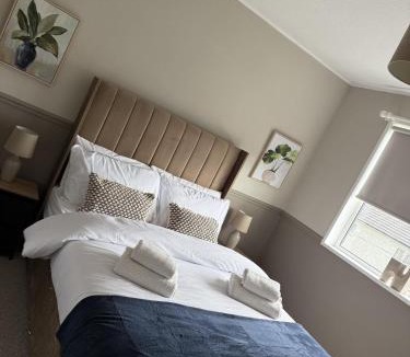 Clydebank Apartment | Knowes Apartment