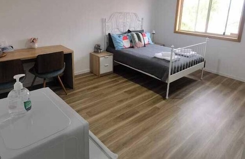 Sandy Bay Apartment | Knowledge Lodge, cozy studio apartment 12