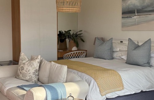 Knysna Apartment | Knysna Estate Lagoon - Garden Apartments- Secure Estate - off the grid