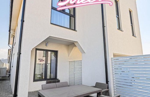 Brasov Apartment | KOA - Street