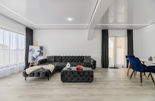 Brasov Apartment | KOA - Street