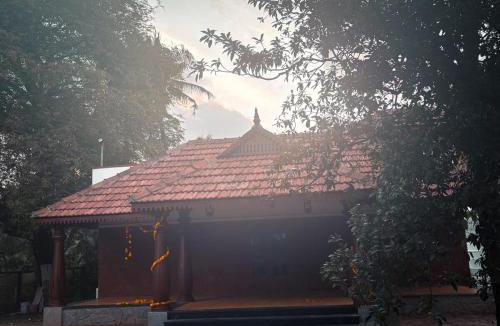 Kakkanad House | Kochuthottathil Heritage