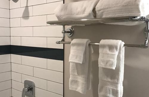Nelson Hotel | Kokanee Glacier Resort