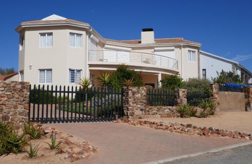 Clanwilliam Villa | Kokowit