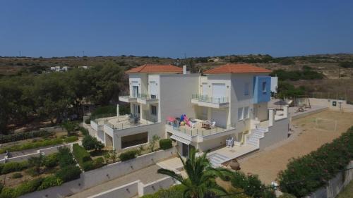 Almiros Apartment | KomiVillas