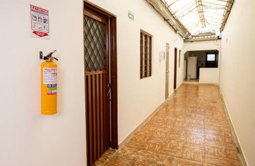Popayan House | KOMODO Alojamiento - hostal autoservicio, ubicado cerca al centro - baño privado, wifi , cama 2x2, agua caliente y cocina comunitaria