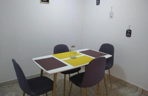 Popayan House | KOMODO Alojamiento - hostal autoservicio, ubicado cerca al centro - baño privado, wifi , cama 2x2, agua caliente y cocina comunitaria