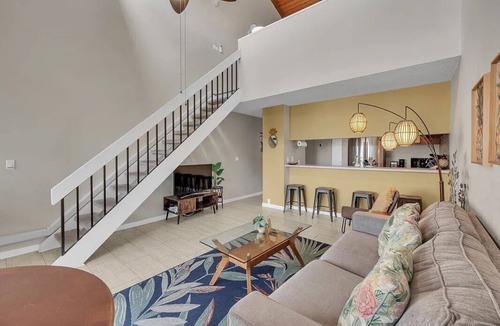 Historic Kailua Village Condo | Kona Retreat Ocean View, Pool & Walk to Beach