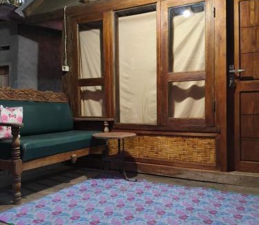 Labuhan Pandan Villa | Kondo Villa