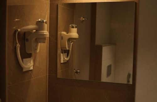 Karur Hotel | Kongu Residency