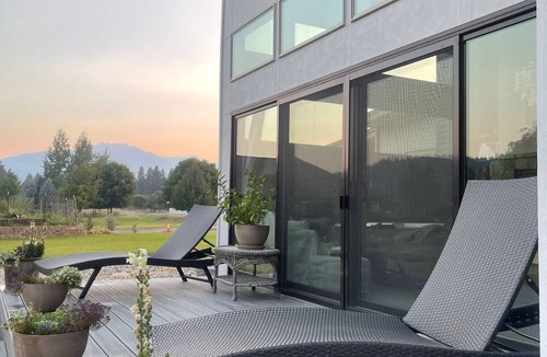 Libby House | Kootenai River Frontage with Panoramic Cabinet View