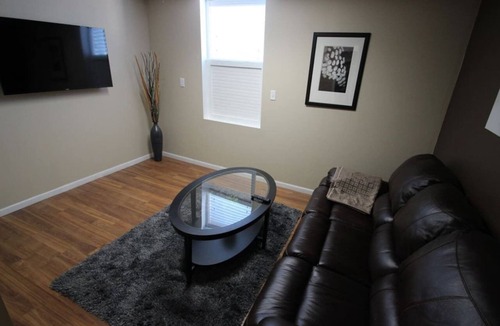 Decorah Apartment | Koreana Apartments No.2