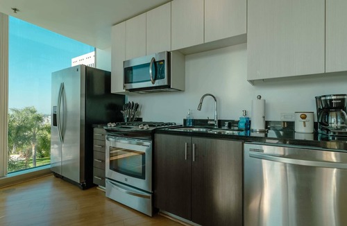 Glendale Apartment | Koreatown High Rise Luxury 2 Bedroom Apartment