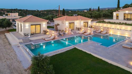 Pylos-Nestoras House | Koroni Poolside Suites