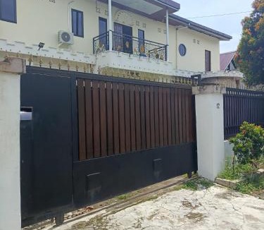 Medan House | Kos Pramuka
