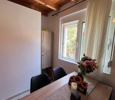 Tingaki House | Kosaris Cottage