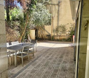 Emek Refaim Villa | Kosher Villa in earth of Moshava