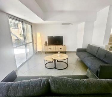 Emek Refaim Villa | Kosher Villa in earth of Moshava