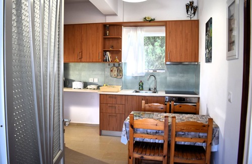 Agios Georgios Pagon House | Kostas Apartments & Studios
